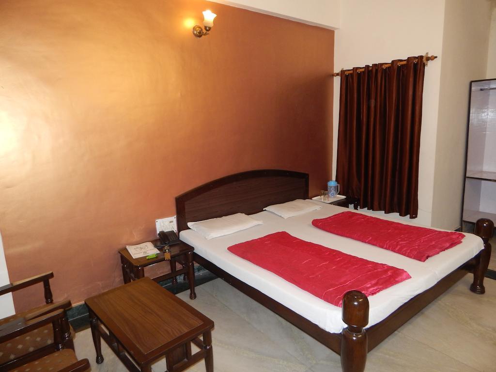 Hotel Chitra Heritage Haridwār Kamer foto
