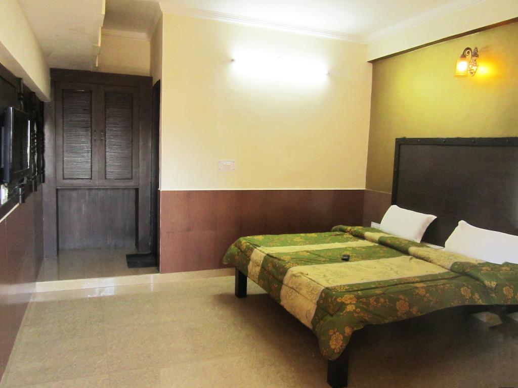 Hotel Chitra Heritage Haridwār Kamer foto